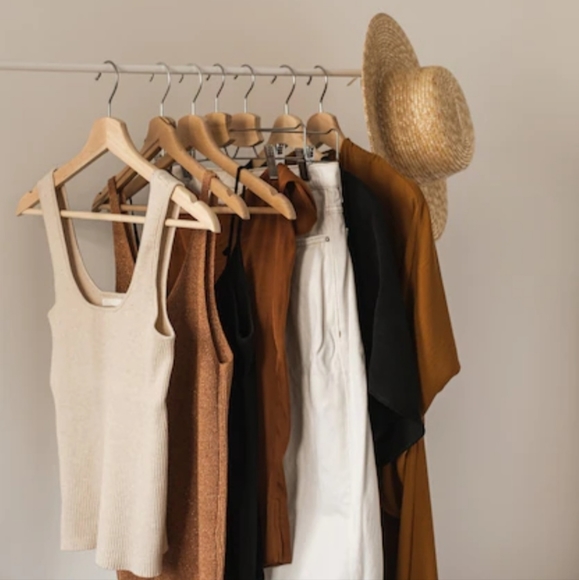 Meet your Posher, Kelsey - Picture 2 of 2